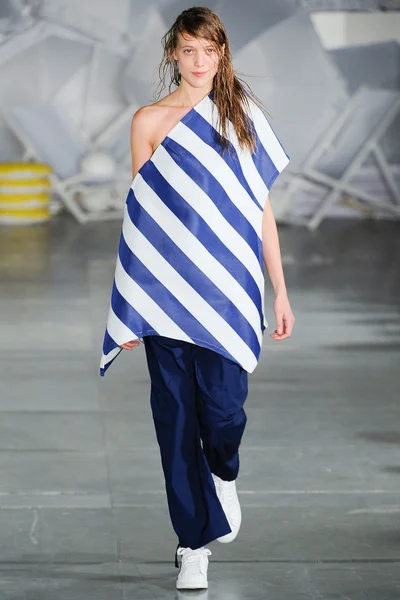 Look 17